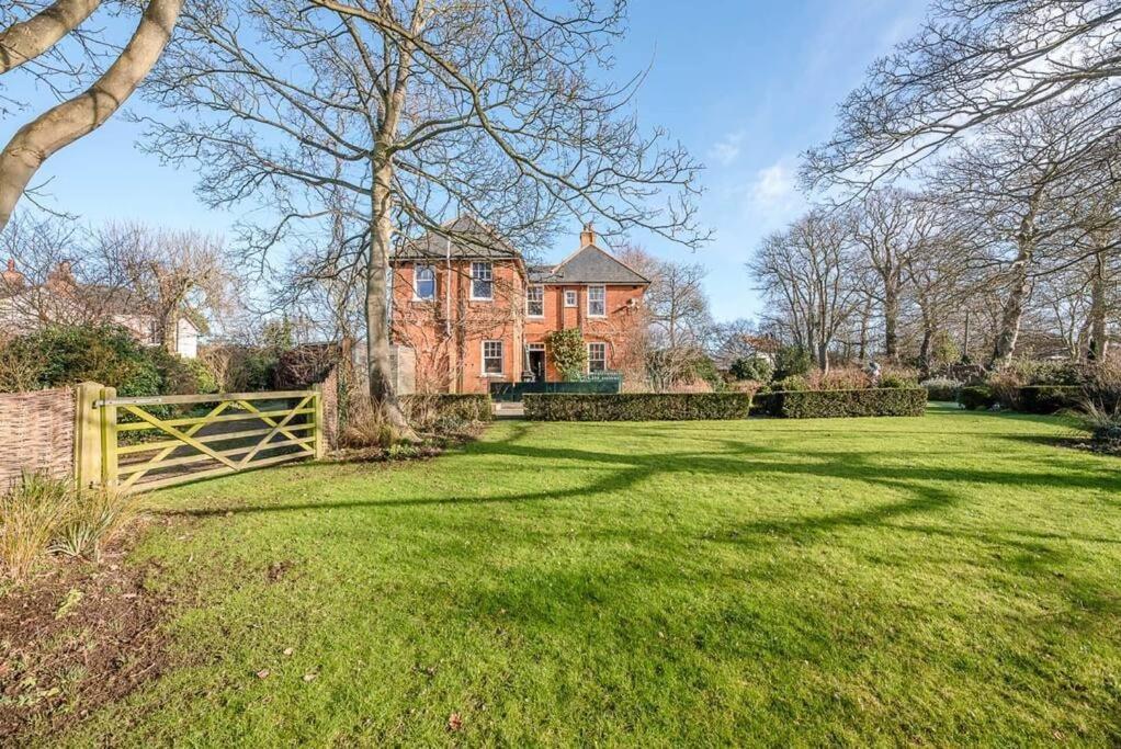 Kingsfield House, Aldeburgh Villa Екстериор снимка